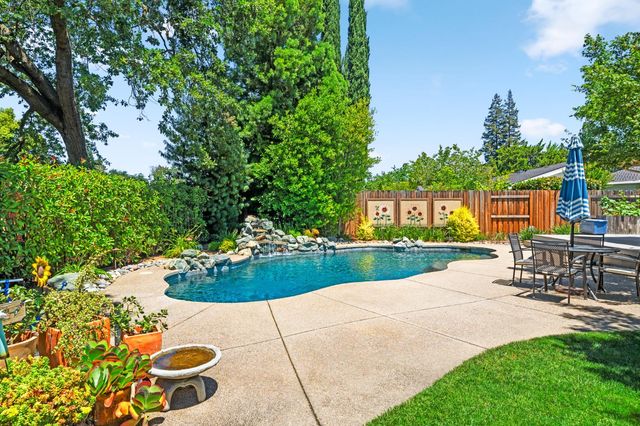9468 S Wales Way, Elk Grove, CA 95758