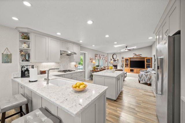 9468 S Wales Way, Elk Grove, CA 95758