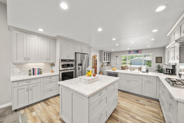 9468 S Wales Way, Elk Grove, CA 95758
