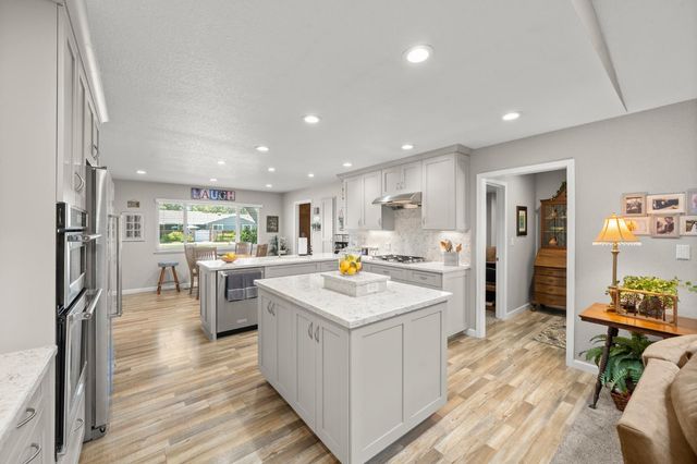 9468 S Wales Way, Elk Grove, CA 95758
