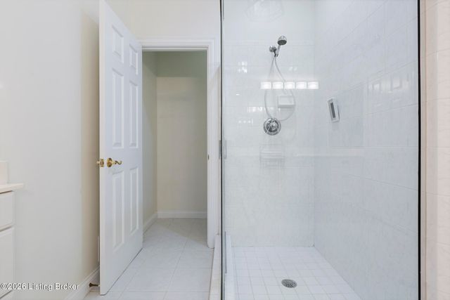 5510 Timber Ridge Dr, Prospect, KY 40059