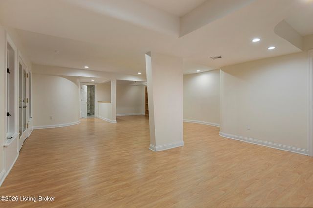 5510 Timber Ridge Dr, Prospect, KY 40059