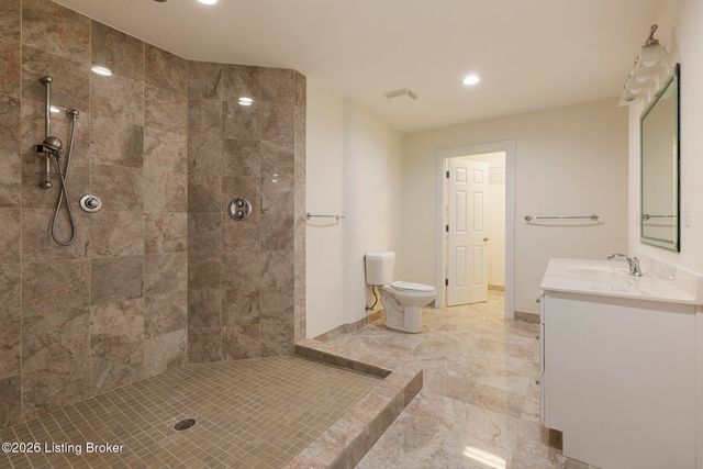5510 Timber Ridge Dr, Prospect, KY 40059