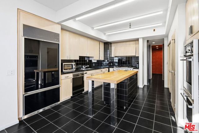 10430 Wilshire Boulevard 1505, Los Angeles, CA 90024