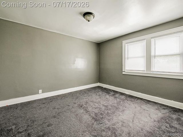 6873 Grandville Avenue, Detroit, MI 48228