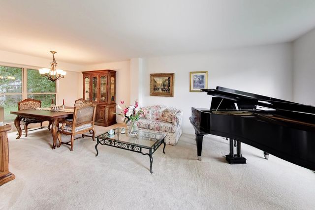 580 SYCAMORE Circle, Wauconda, IL 60084
