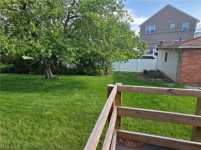 1423 Roanoke Drive, Parma, OH 44134
