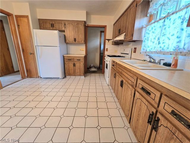 1423 Roanoke Drive, Parma, OH 44134