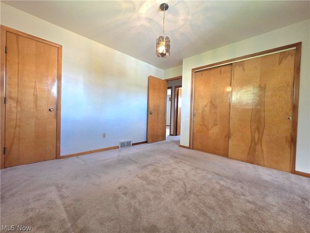 1423 Roanoke Drive, Parma, OH 44134