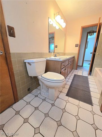 1423 Roanoke Drive, Parma, OH 44134