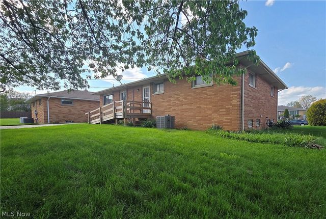 1423 Roanoke Drive, Parma, OH 44134