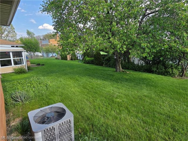 1423 Roanoke Drive, Parma, OH 44134