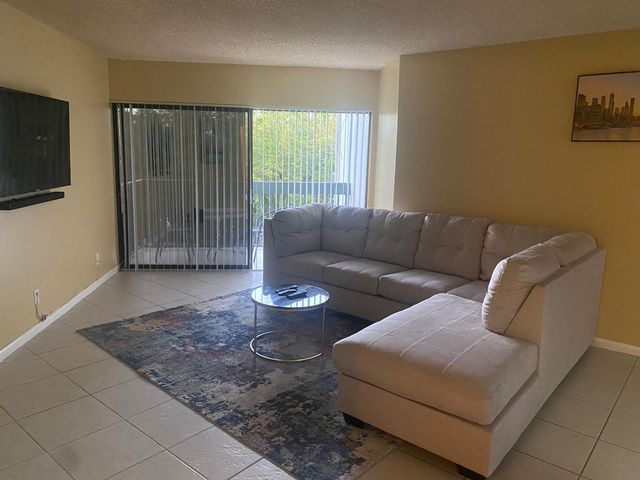 1750 N CONGRESS Avenue 403, West Palm Beach, FL 33409