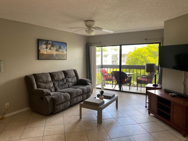 1750 N CONGRESS Avenue 403, West Palm Beach, FL 33409