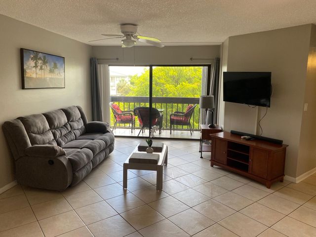 1750 N CONGRESS Avenue 403, West Palm Beach, FL 33409