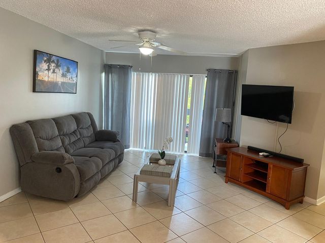 1750 N CONGRESS Avenue 403, West Palm Beach, FL 33409