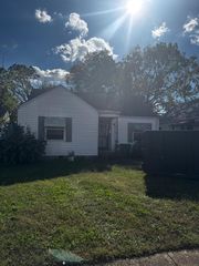 2202 Chamberlain Avenue, Chattanooga, TN 37404