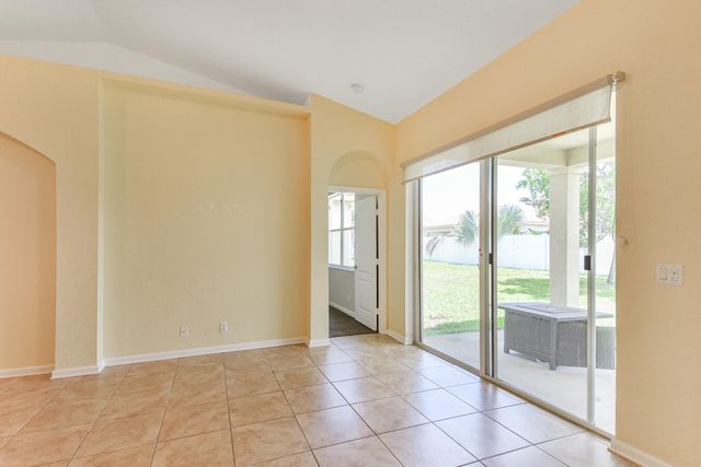 5544 Spanish River Road, Fort Pierce, FL 34951
