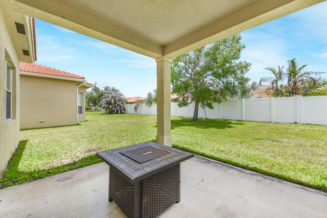 5544 Spanish River Road, Fort Pierce, FL 34951