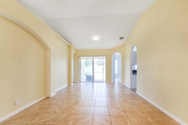 5544 Spanish River Road, Fort Pierce, FL 34951