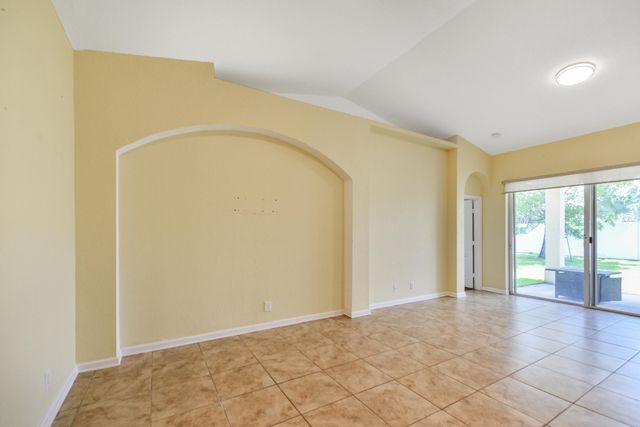 5544 Spanish River Road, Fort Pierce, FL 34951