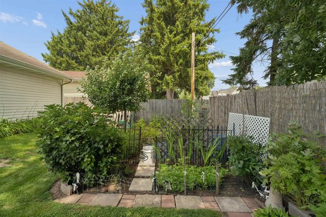 1320 N HARRIMAN STREET, Appleton, WI 54911