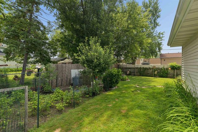 1320 N HARRIMAN STREET, Appleton, WI 54911