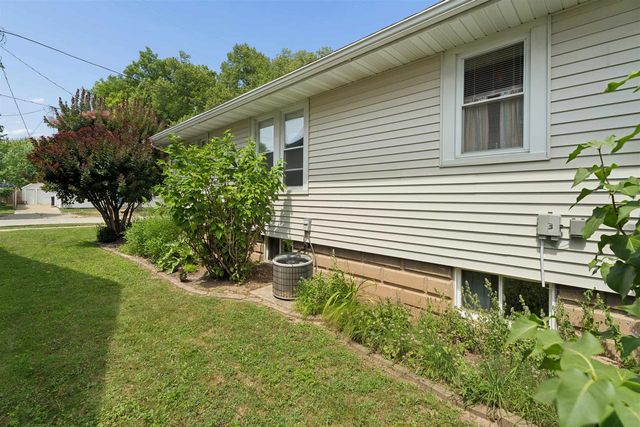 1320 N HARRIMAN STREET, Appleton, WI 54911