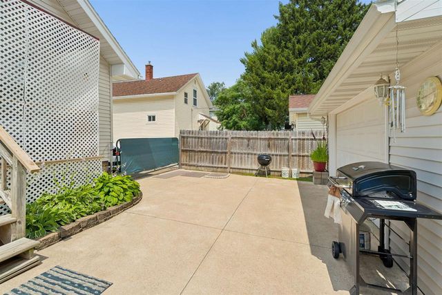 1320 N HARRIMAN STREET, Appleton, WI 54911