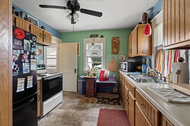 1320 N HARRIMAN STREET, Appleton, WI 54911