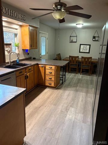 4443 Delta Queen Lane, Godfrey, IL 62035