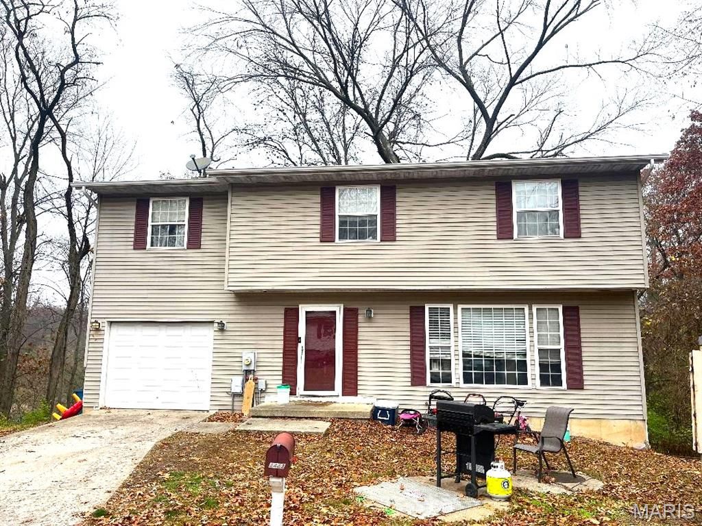 4443 Delta Queen Lane, Godfrey, IL 62035