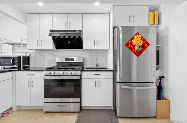 143-16 41st Ave 4E, Flushing, NY 11355