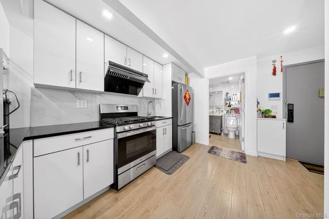 143-16 41st Ave 4E, Flushing, NY 11355