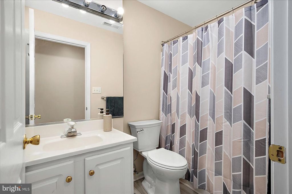 Image 26 of property listing at 712 BRADLEY RD #E, Ocean City, MD 21842