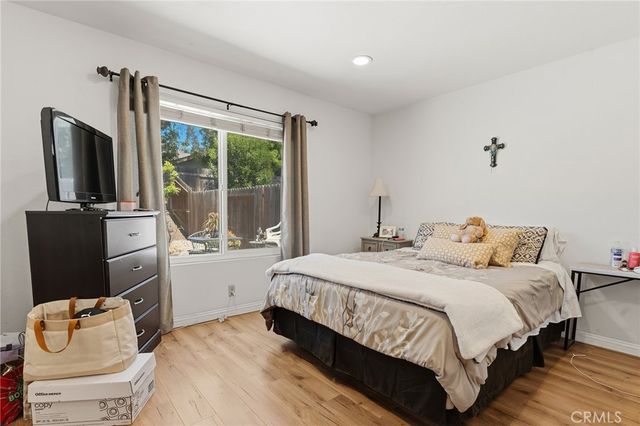 784 Hillcrest Drive, Camarillo, CA 93012