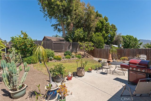 784 Hillcrest Drive, Camarillo, CA 93012