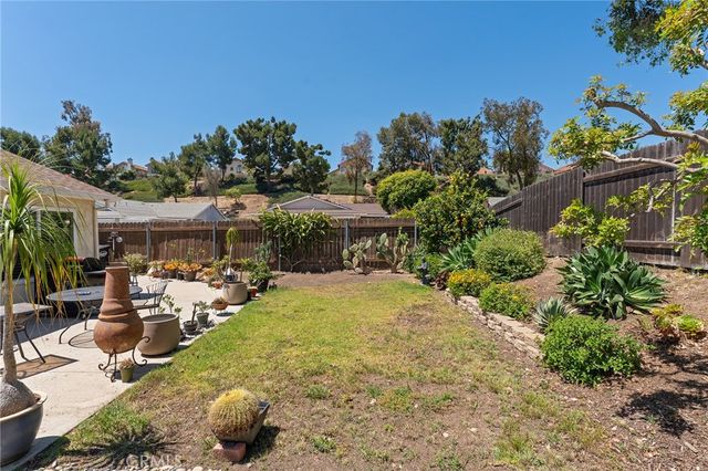 784 Hillcrest Drive, Camarillo, CA 93012