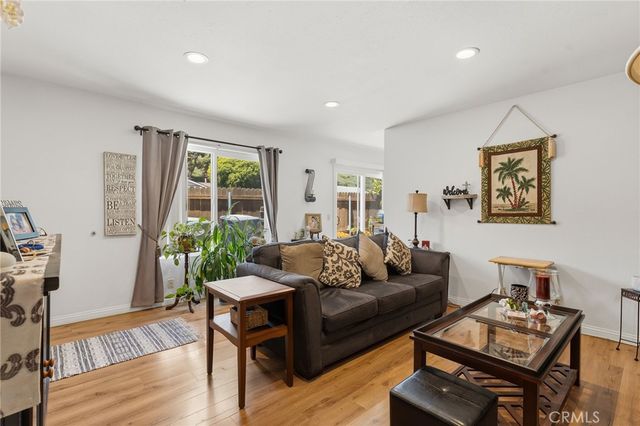 784 Hillcrest Drive, Camarillo, CA 93012