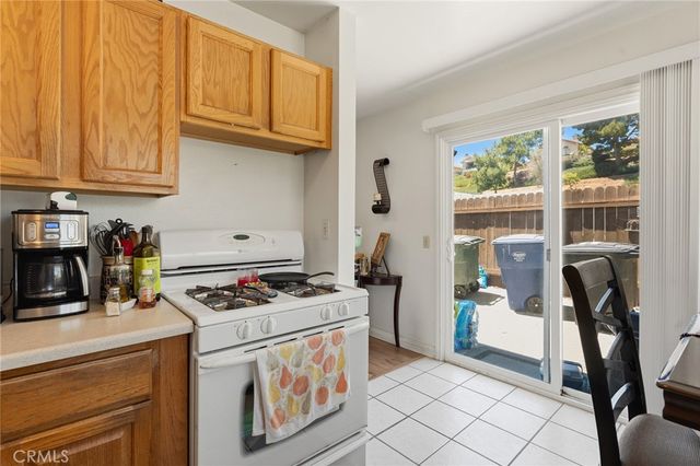 784 Hillcrest Drive, Camarillo, CA 93012