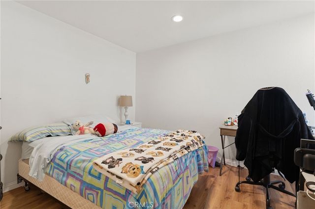 784 Hillcrest Drive, Camarillo, CA 93012