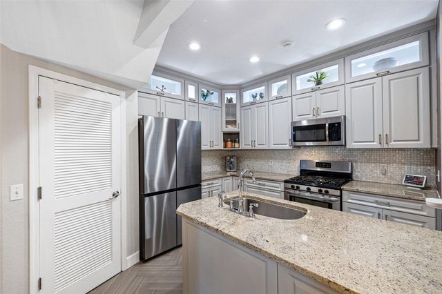 2311 W MORRISON AVENUE 22, Tampa, FL 33629