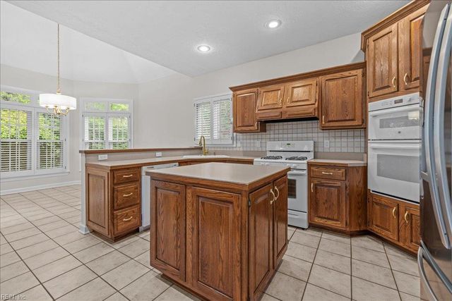 11192 Olde Towne PL, Smithfield, VA 23430