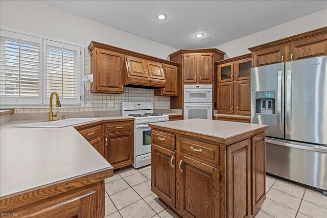 11192 Olde Towne PL, Smithfield, VA 23430