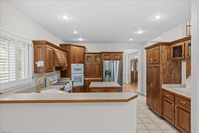 11192 Olde Towne PL, Smithfield, VA 23430