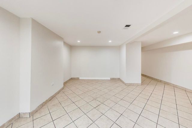 4330 S Langley Avenue, Chicago, IL 60653