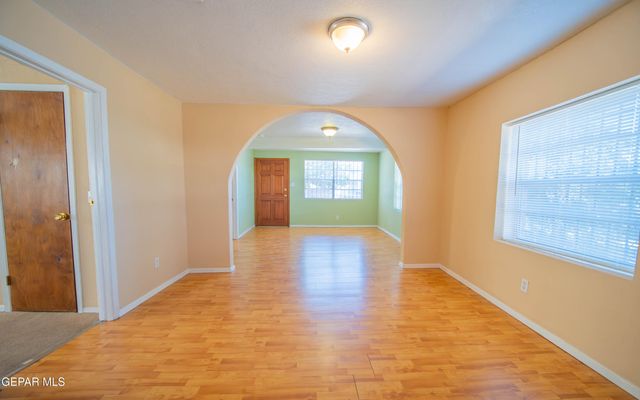 6613 Sambrano Avenue, El Paso, TX 79905