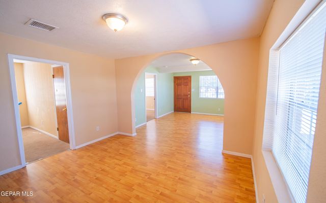 6613 Sambrano Avenue, El Paso, TX 79905