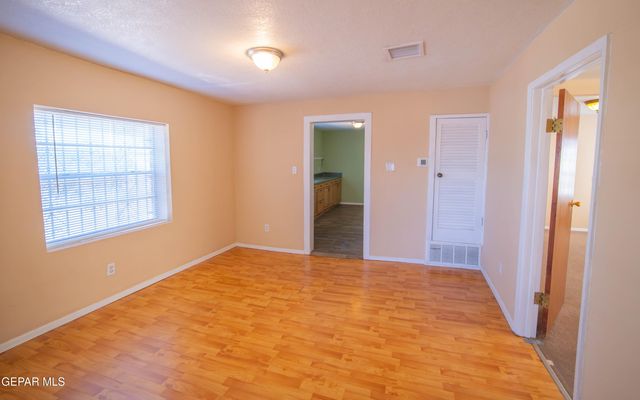 6613 Sambrano Avenue, El Paso, TX 79905