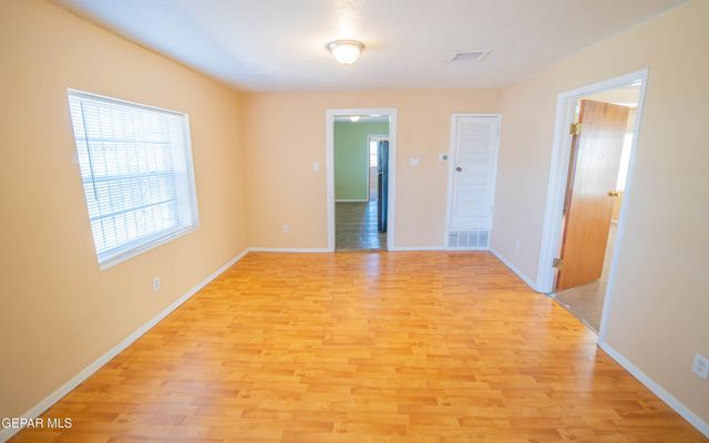 6613 Sambrano Avenue, El Paso, TX 79905